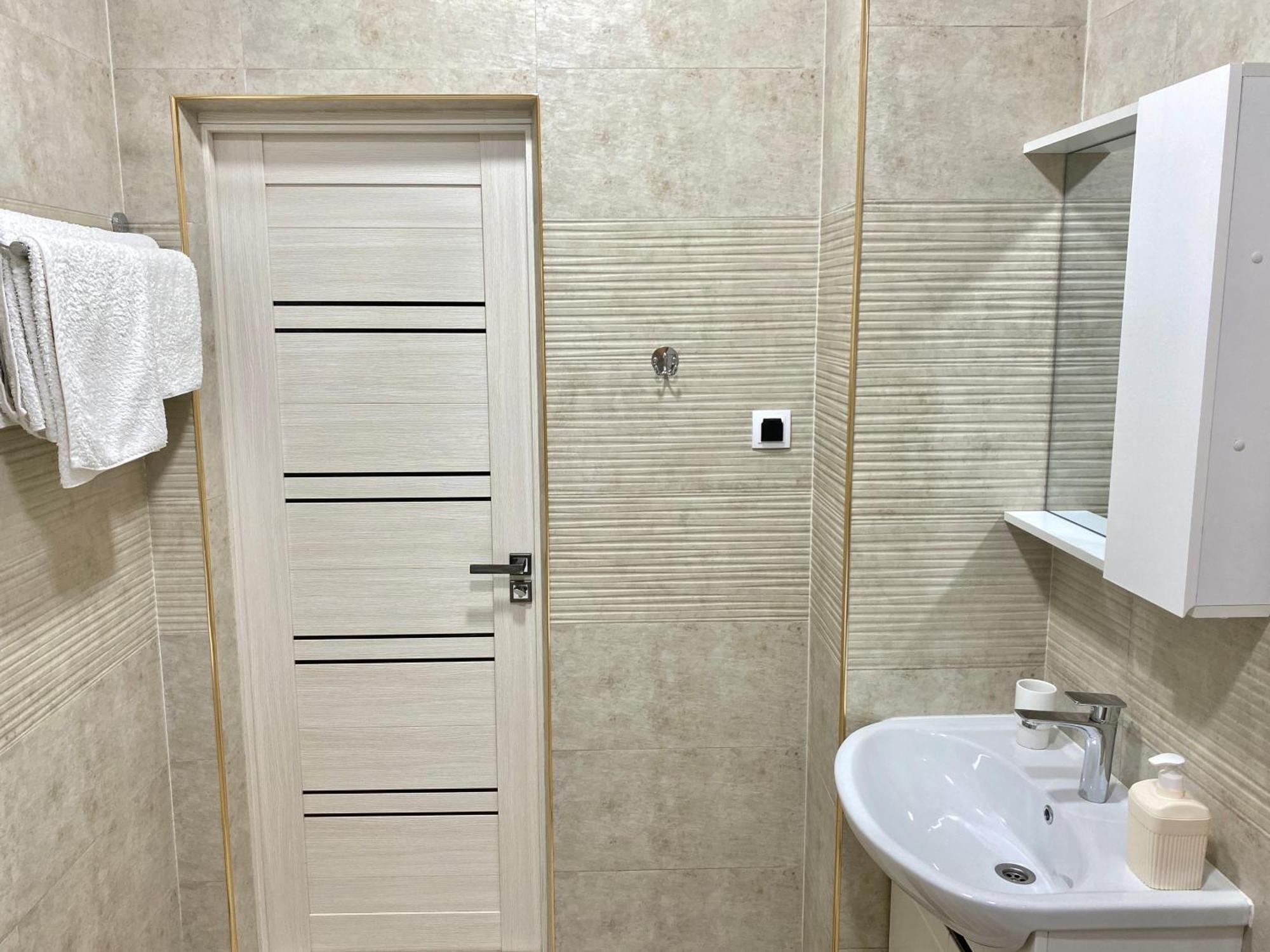 Spacious Apartment In New Building, Near The City Center And Airport Tasjkent Buitenkant foto